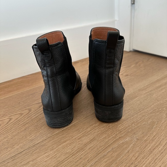 Gentle Souls® by Kenneth Cole Best Elastic Bootie - Picture 9 of 15